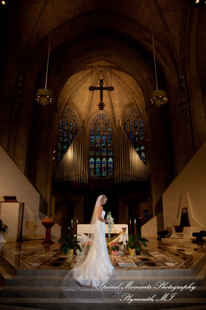 Kelly & Ryan at Blessed Sacrament Cathedral Detroit MI wedding photograph