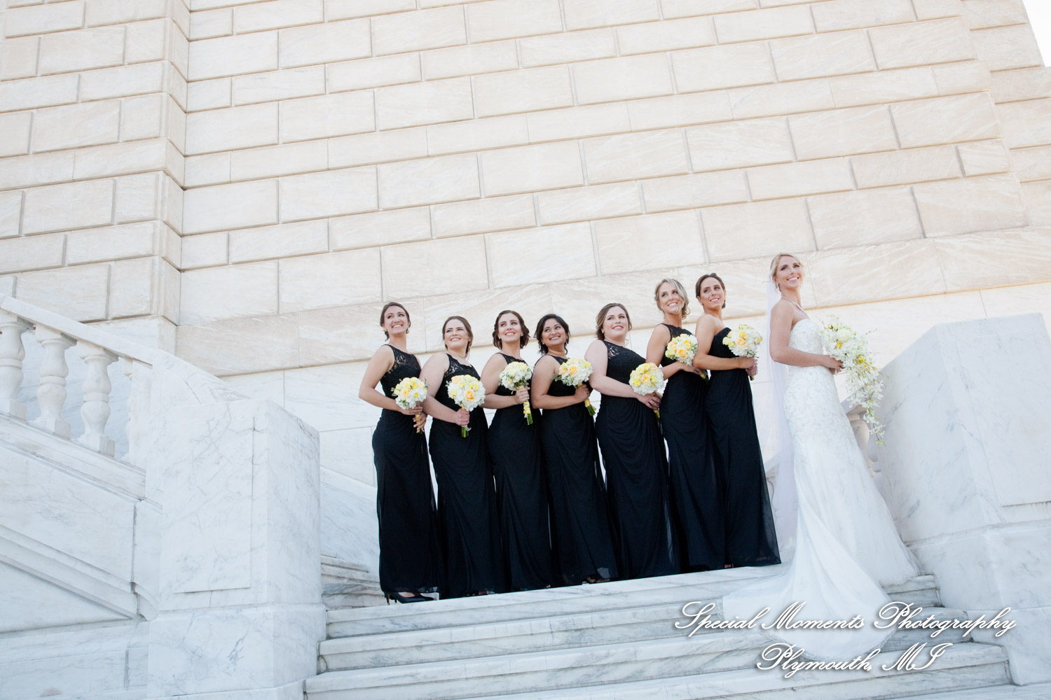 Kelly & Ryan at DIA Detroit MI wedding photograph