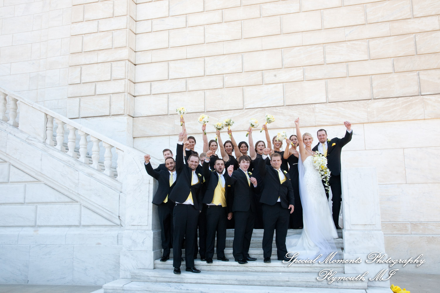 Kelly & Ryan at DIA Detroit MI wedding photograph