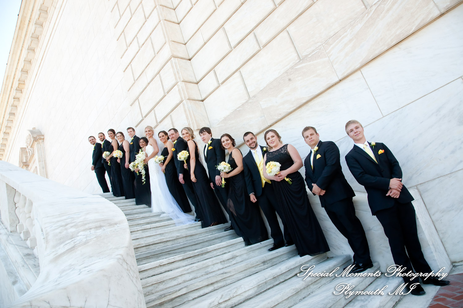 Kelly & Ryan at DIA Detroit MI wedding photograph