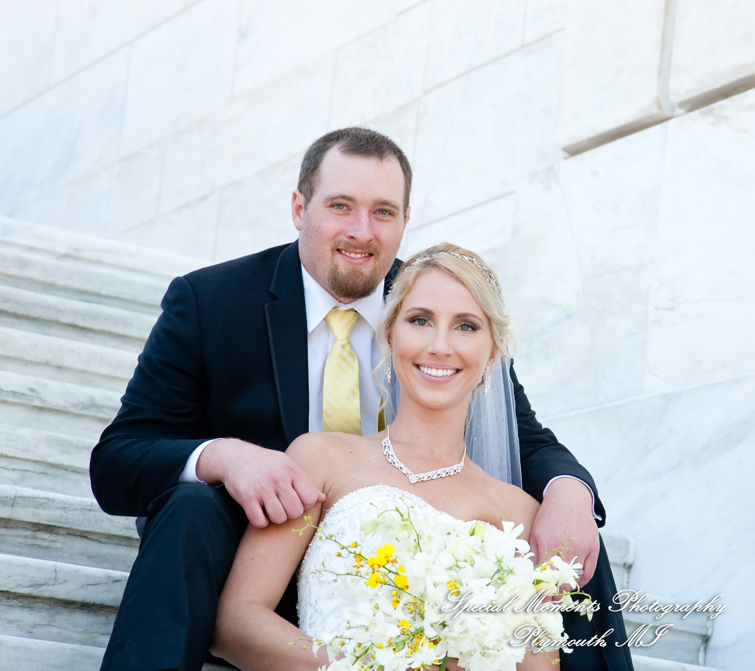 Kelly & Ryan at DIA Detroit MI wedding photograph