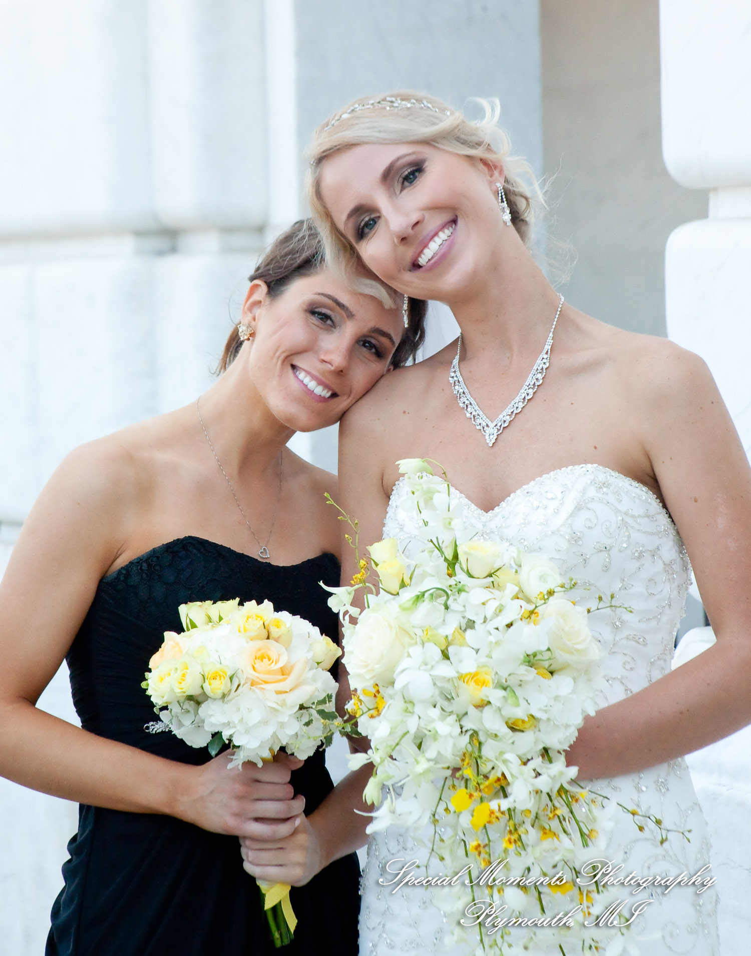 Kelly & Ryan at DIA Detroit MI wedding photograph