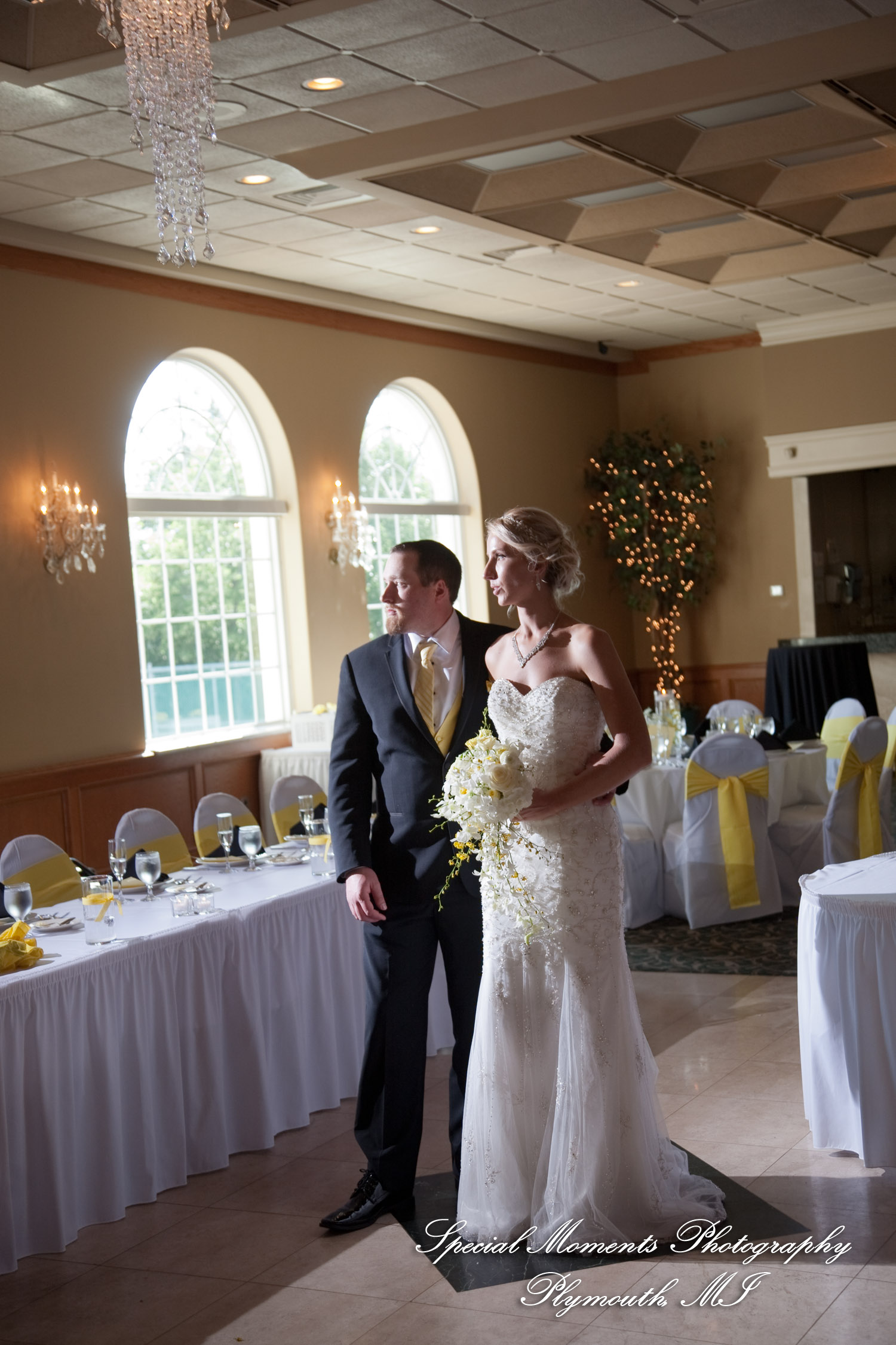 Kelly & Ryan at Italian American Club Livonia MI wedding photograph