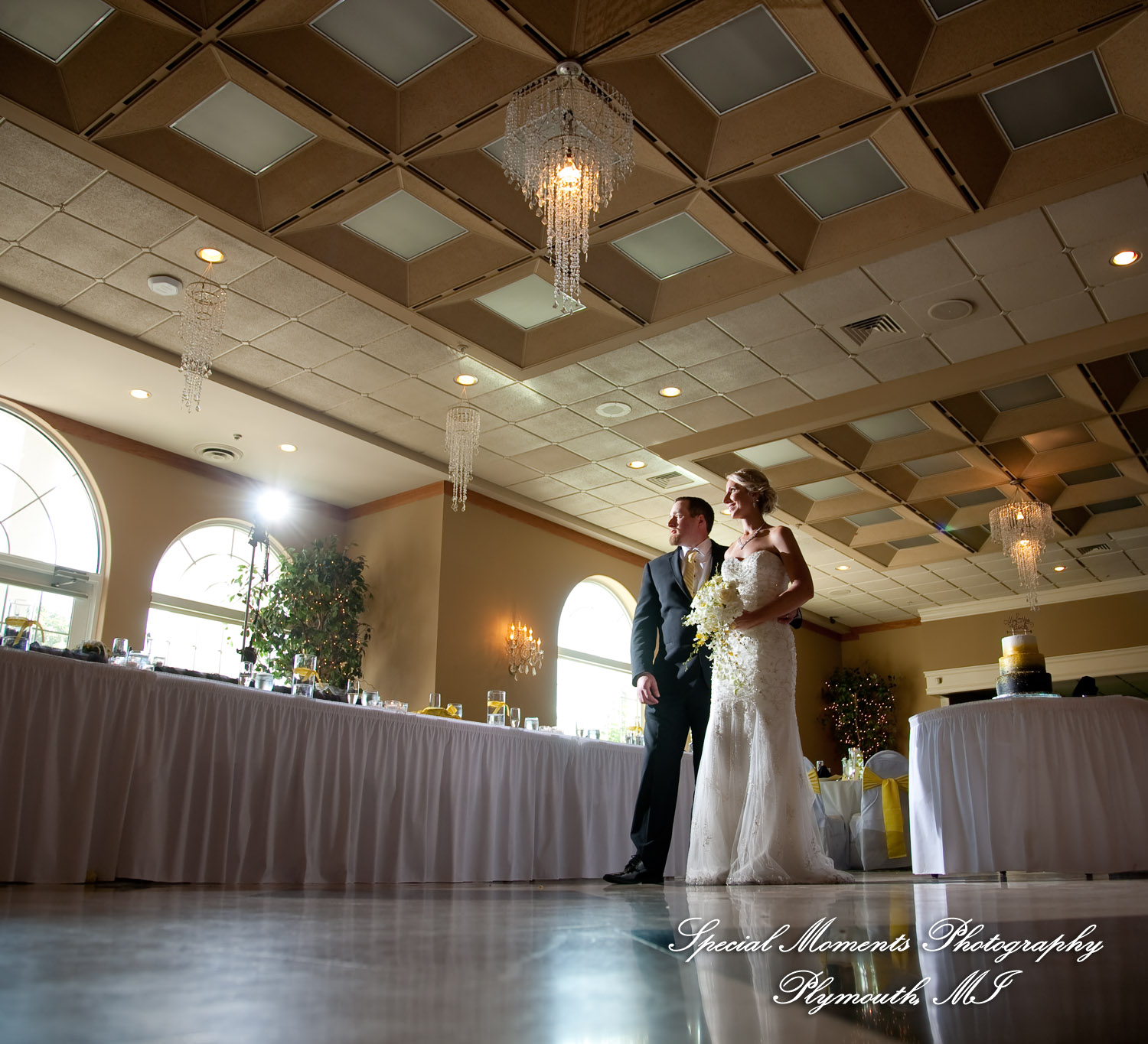Kelly & Ryan at Italian American Club Livonia MI wedding photograph
