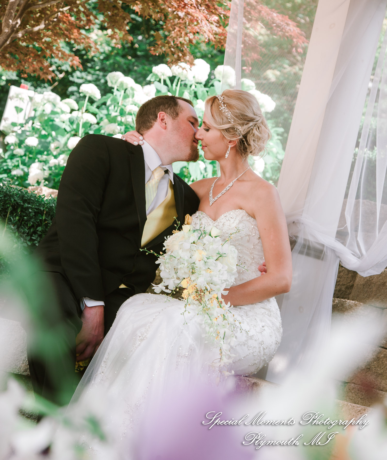 Kelly & Ryan at Italian American Club Livonia MI wedding photograph