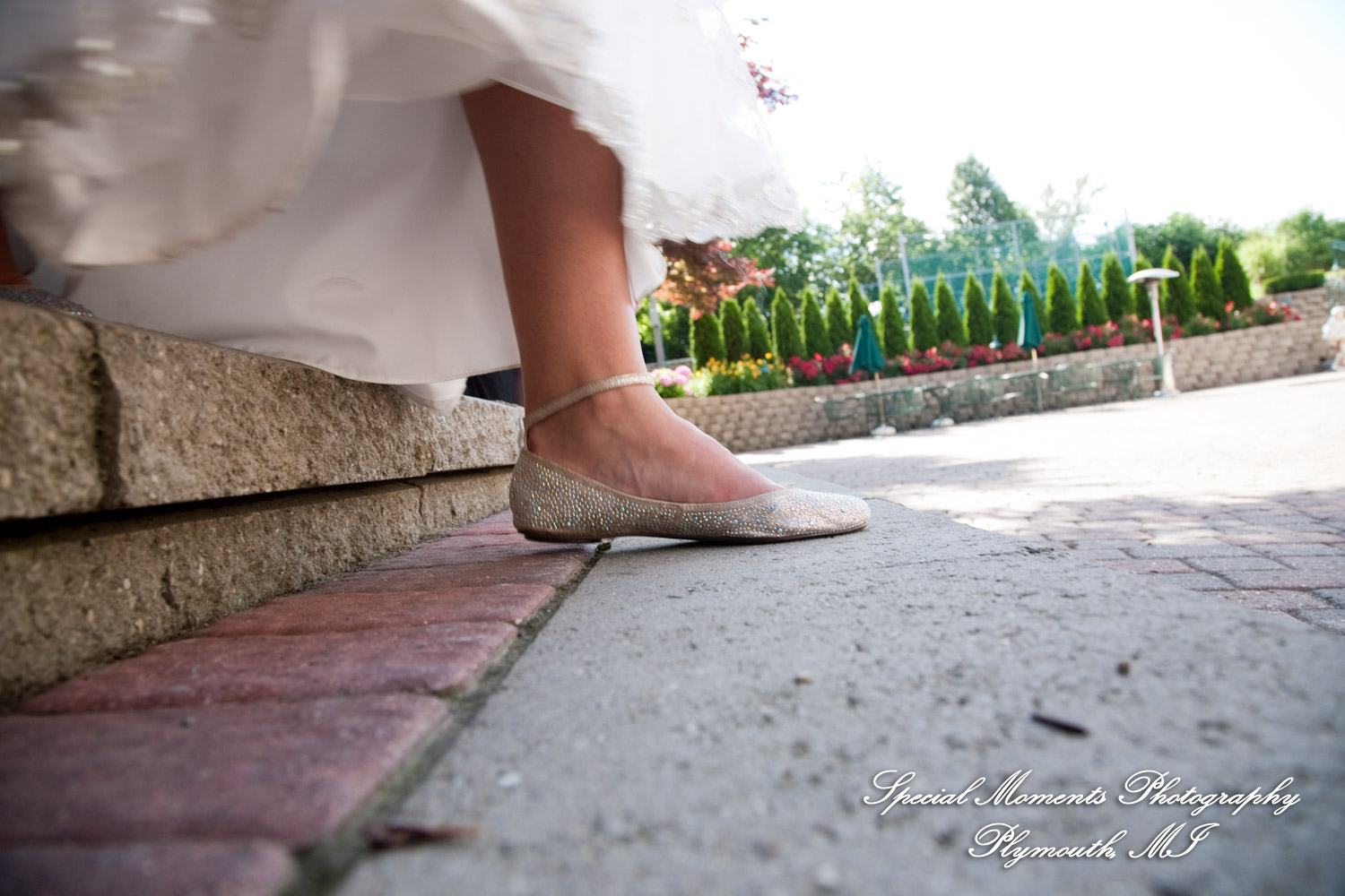 Kelly & Ryan at Italian American Club Livonia MI wedding photograph