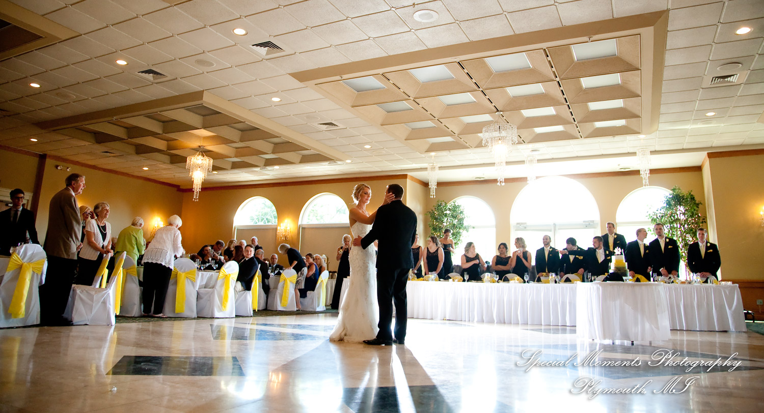 Kelly & Ryan at Italian American Club Livonia MI wedding photograph