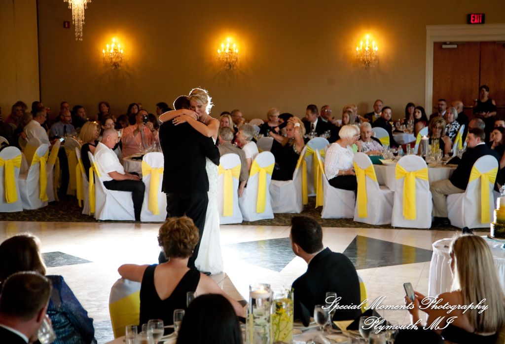 Kelly & Ryan at Italian American Club Livonia MI wedding photograph