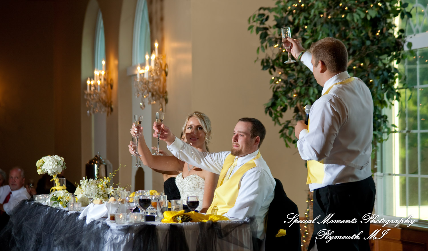 Kelly & Ryan at Italian American Club Livonia MI wedding photograph