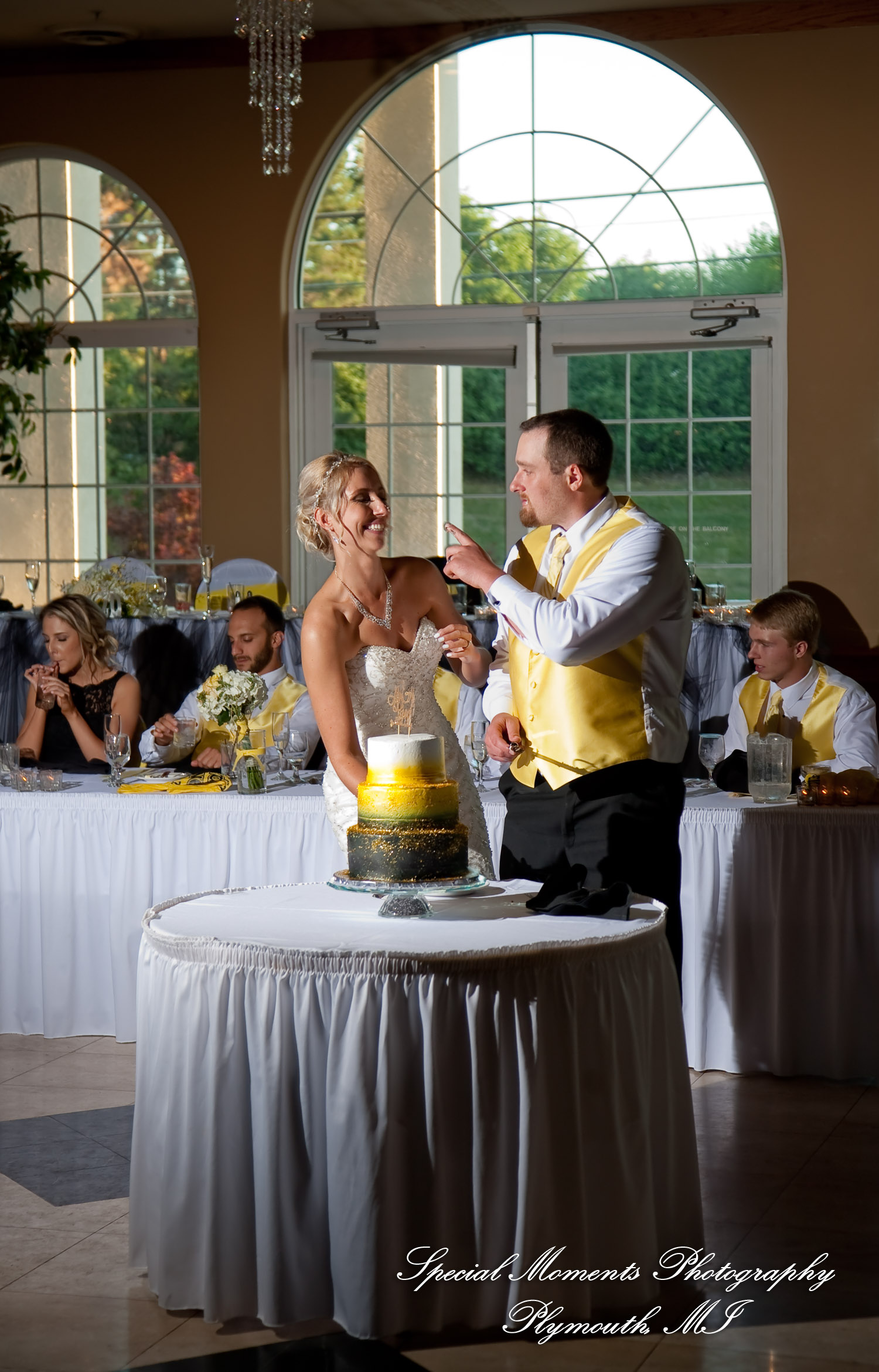 Kelly & Ryan at Italian American Club Livonia MI wedding photograph