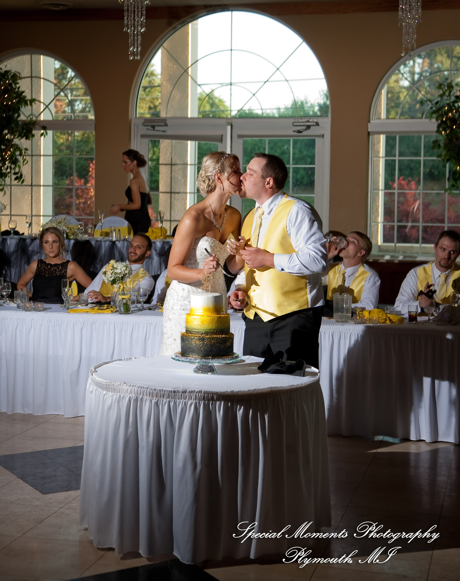 Kelly & Ryan at Italian American Club Livonia MI wedding photograph