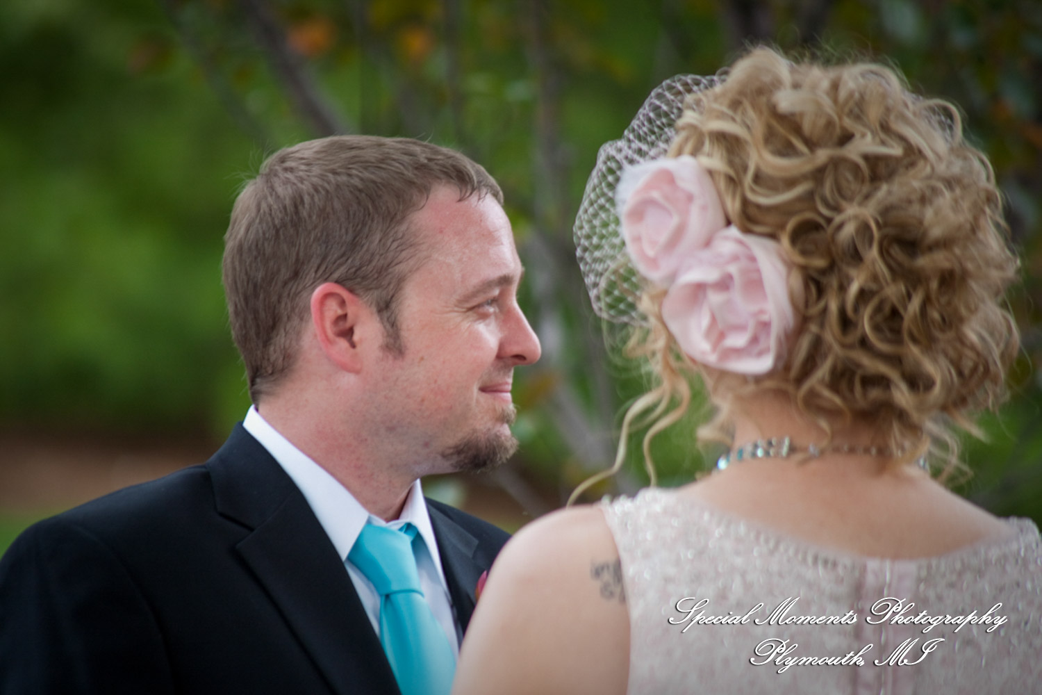 Erica & Jim at home wedding on the Lake in New Hudson MI wedding photograph