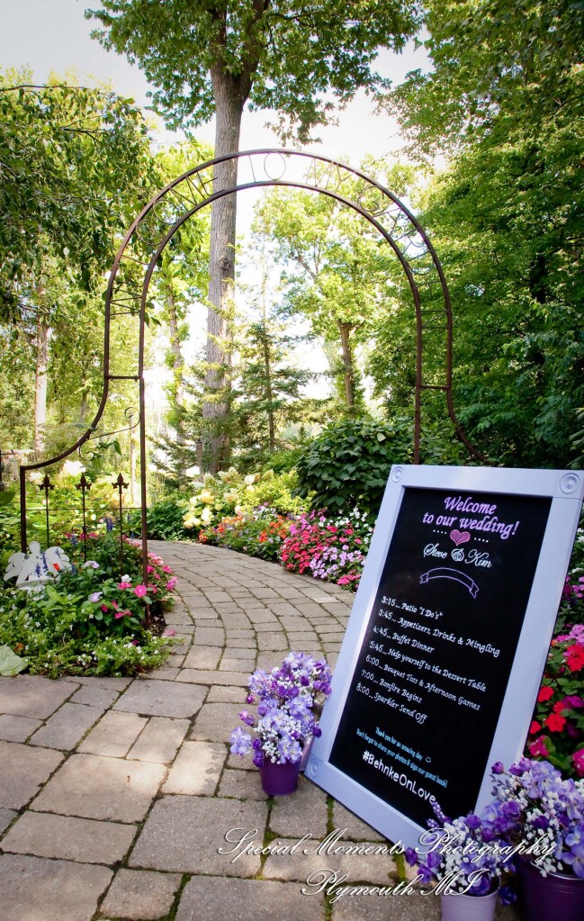 Kim & Steve at Strawberry Lake Lodge Pinckney MI wedding photography