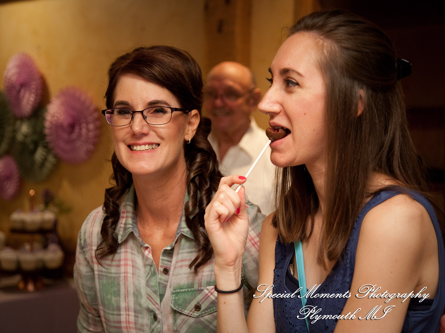 Kim & Steve at Strawberry Lake Lodge Pinckney MI wedding photography