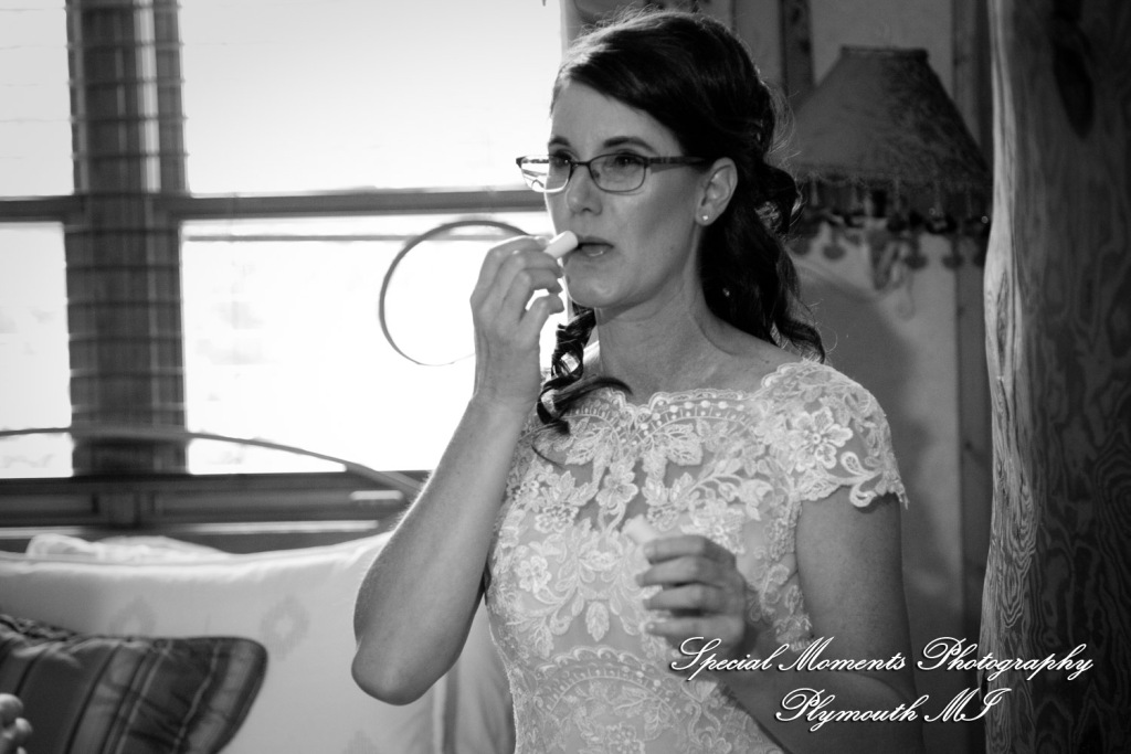 Kim & Steve at Strawberry Lake Lodge Pinckney MI wedding photography