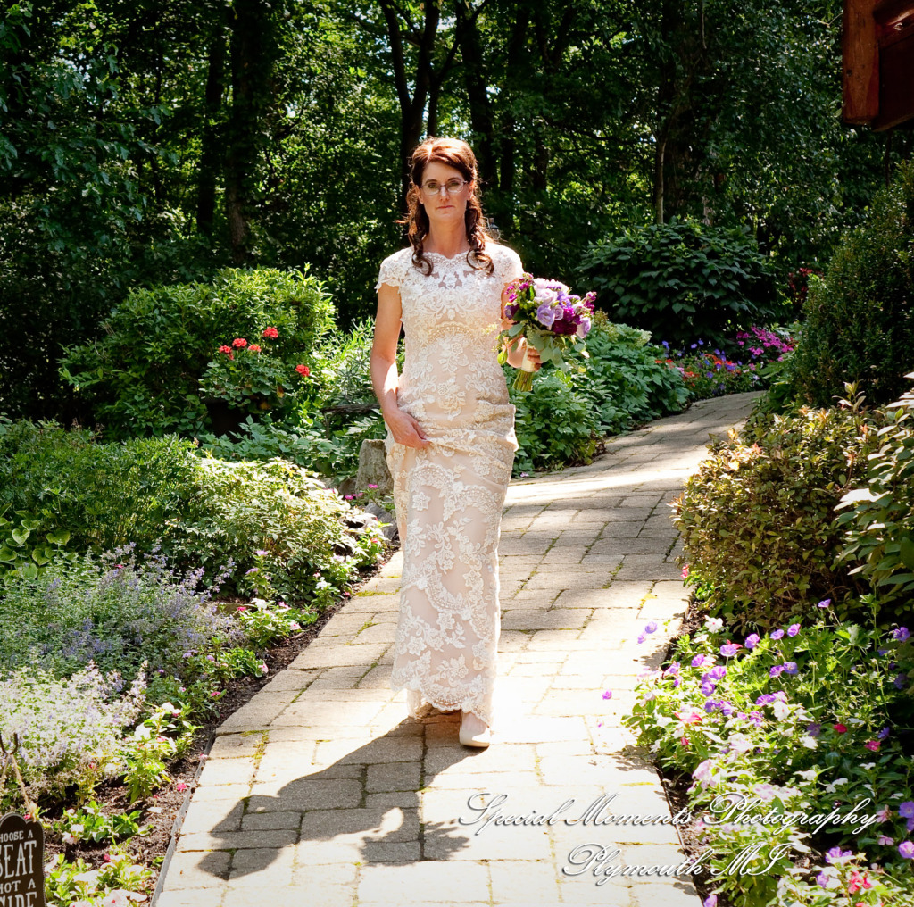 Kim & Steve at Strawberry Lake Lodge Pinckney MI wedding photography