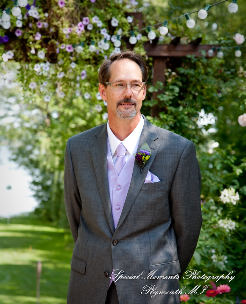 Kim & Steve at Strawberry Lake Lodge Pinckney MI wedding photography