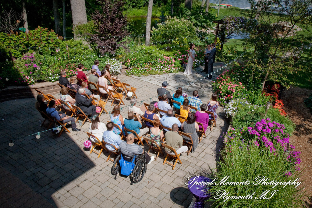 Kim & Steve at Strawberry Lake Lodge Pinckney MI wedding photography