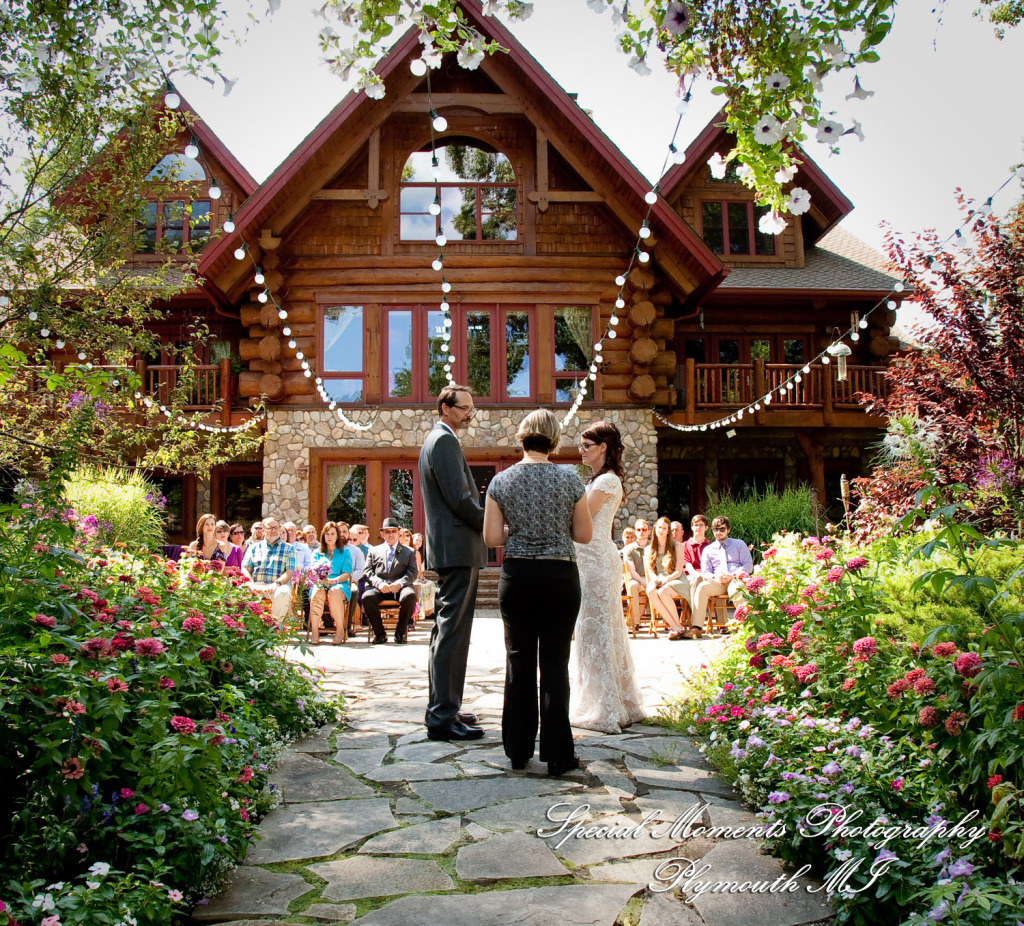Kim & Steve at Strawberry Lake Lodge Pinckney MI wedding photography