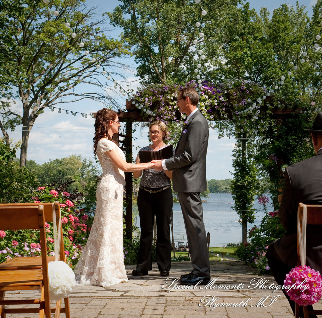 Kim & Steve at Strawberry Lake Lodge Pinckney MI wedding photography