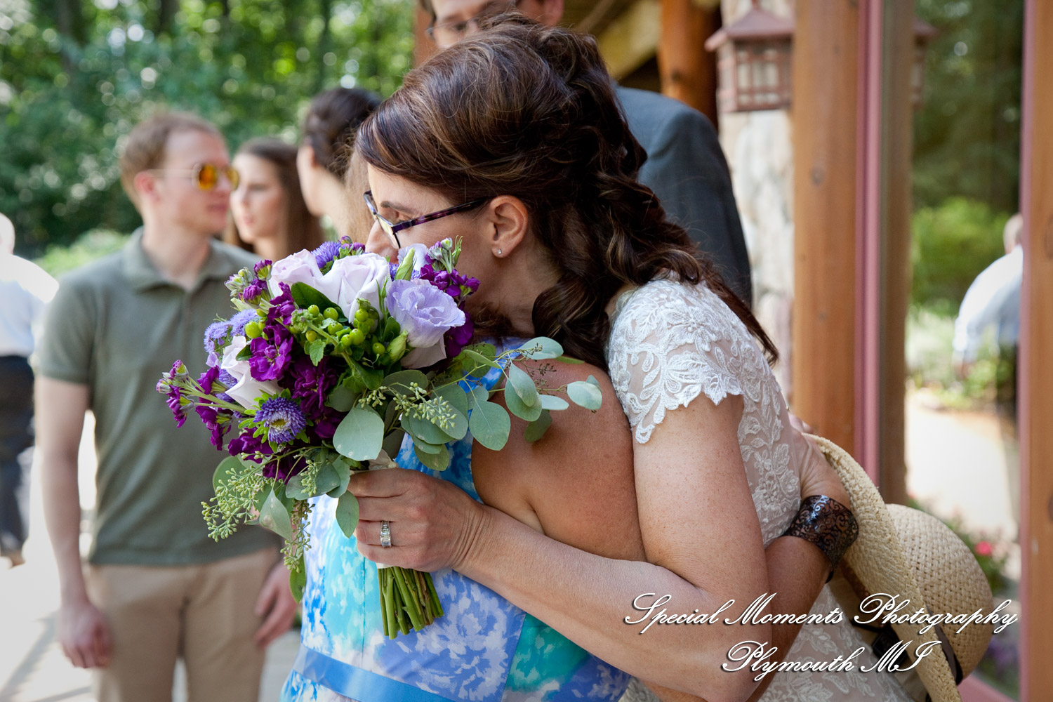 Kim & Steve at Strawberry Lake Lodge Pinckney MI wedding photography