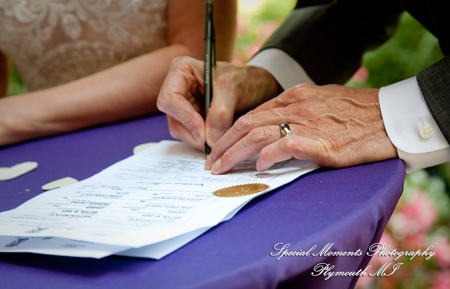 Kim & Steve at Strawberry Lake Lodge Pinckney MI wedding photography