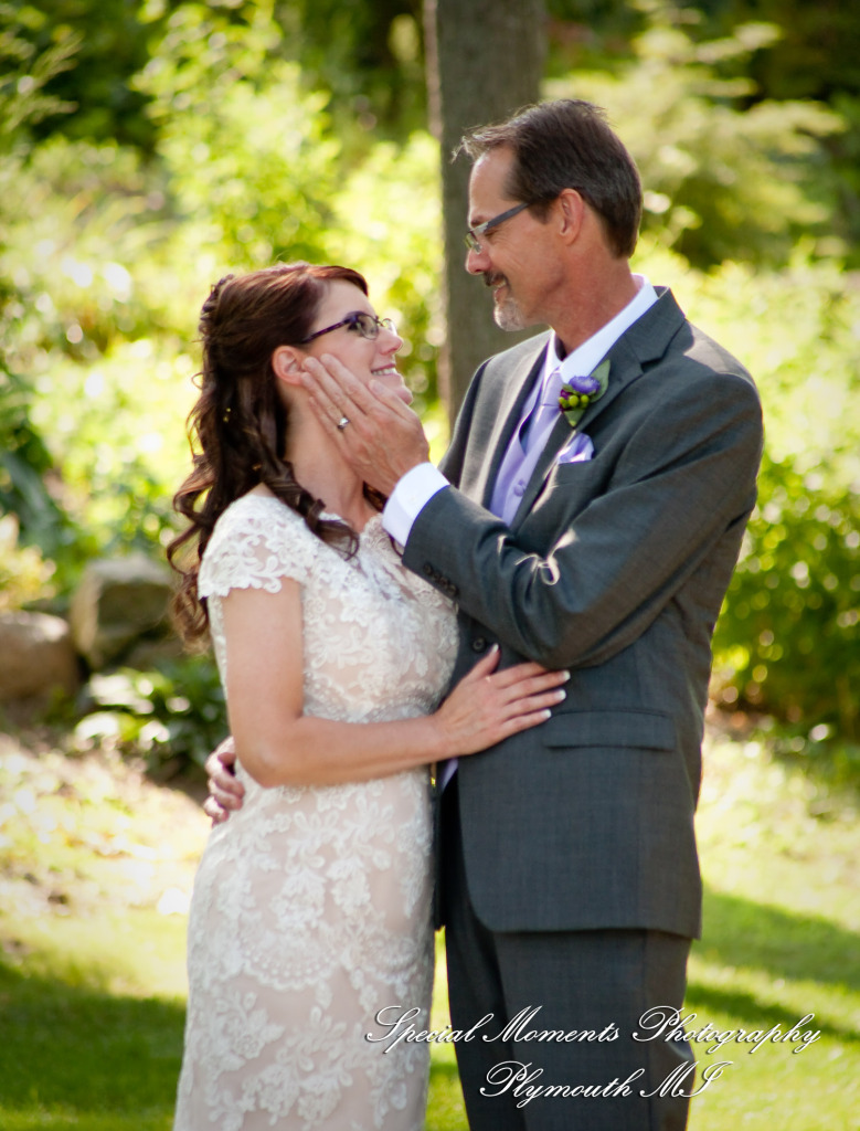 Kim & Steve at Strawberry Lake Lodge Pinckney MI wedding photography