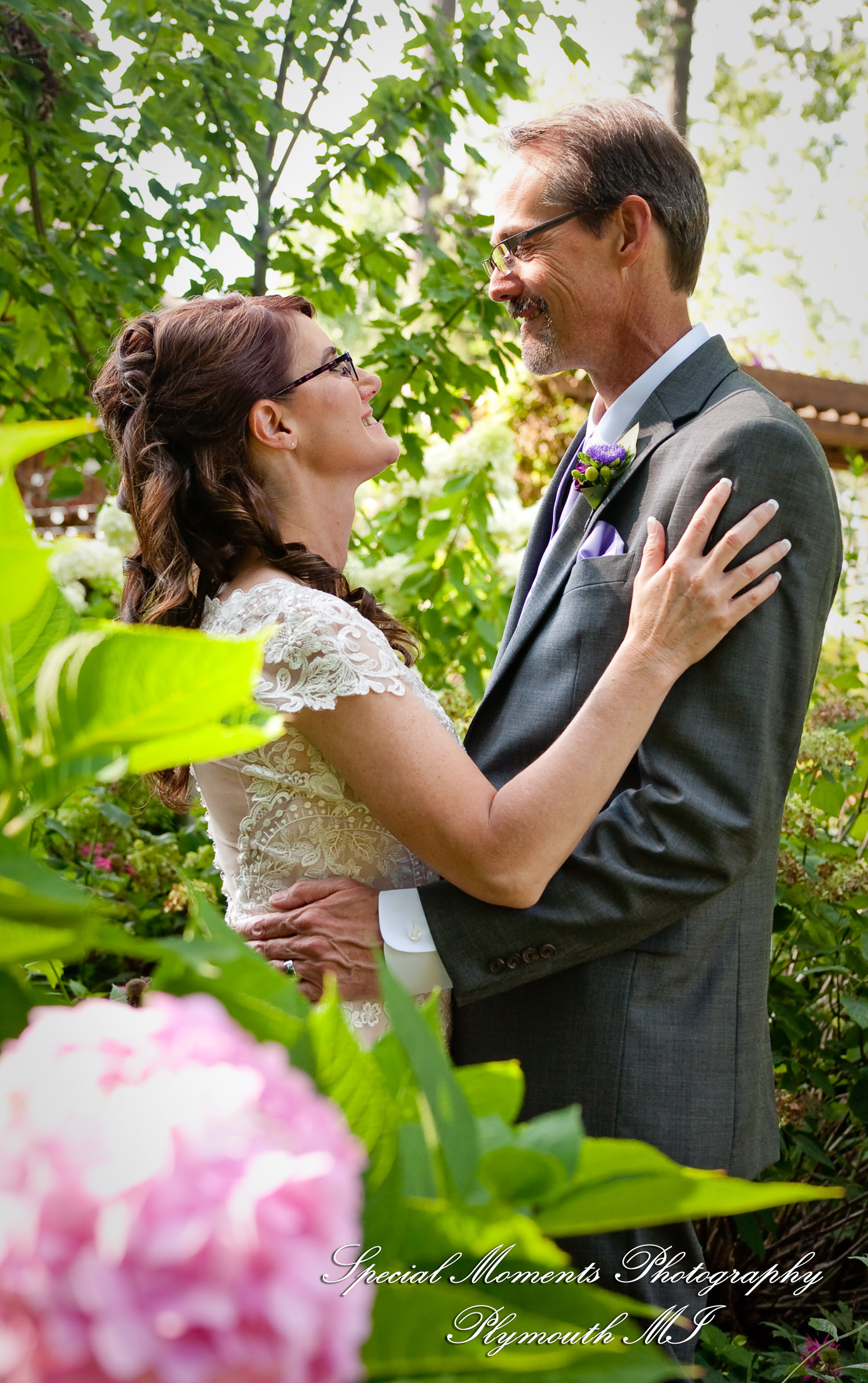Kim & Steve at Strawberry Lake Lodge Pinckney MI wedding photography