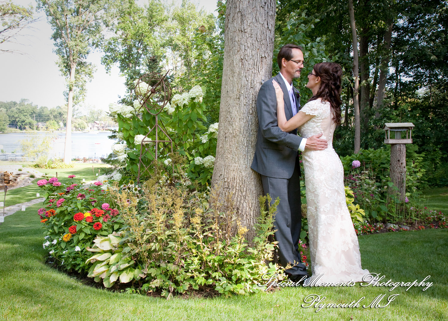 Kim & Steve at Strawberry Lake Lodge Pinckney MI wedding photography