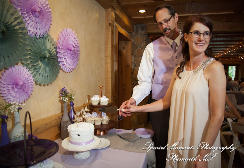Kim & Steve at Strawberry Lake Lodge Pinckney MI wedding photography
