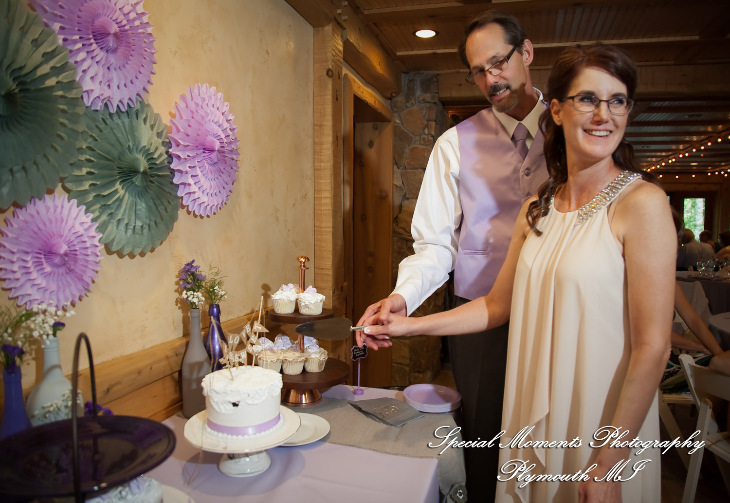 Kim & Steve at Strawberry Lake Lodge Pinckney MI wedding photography