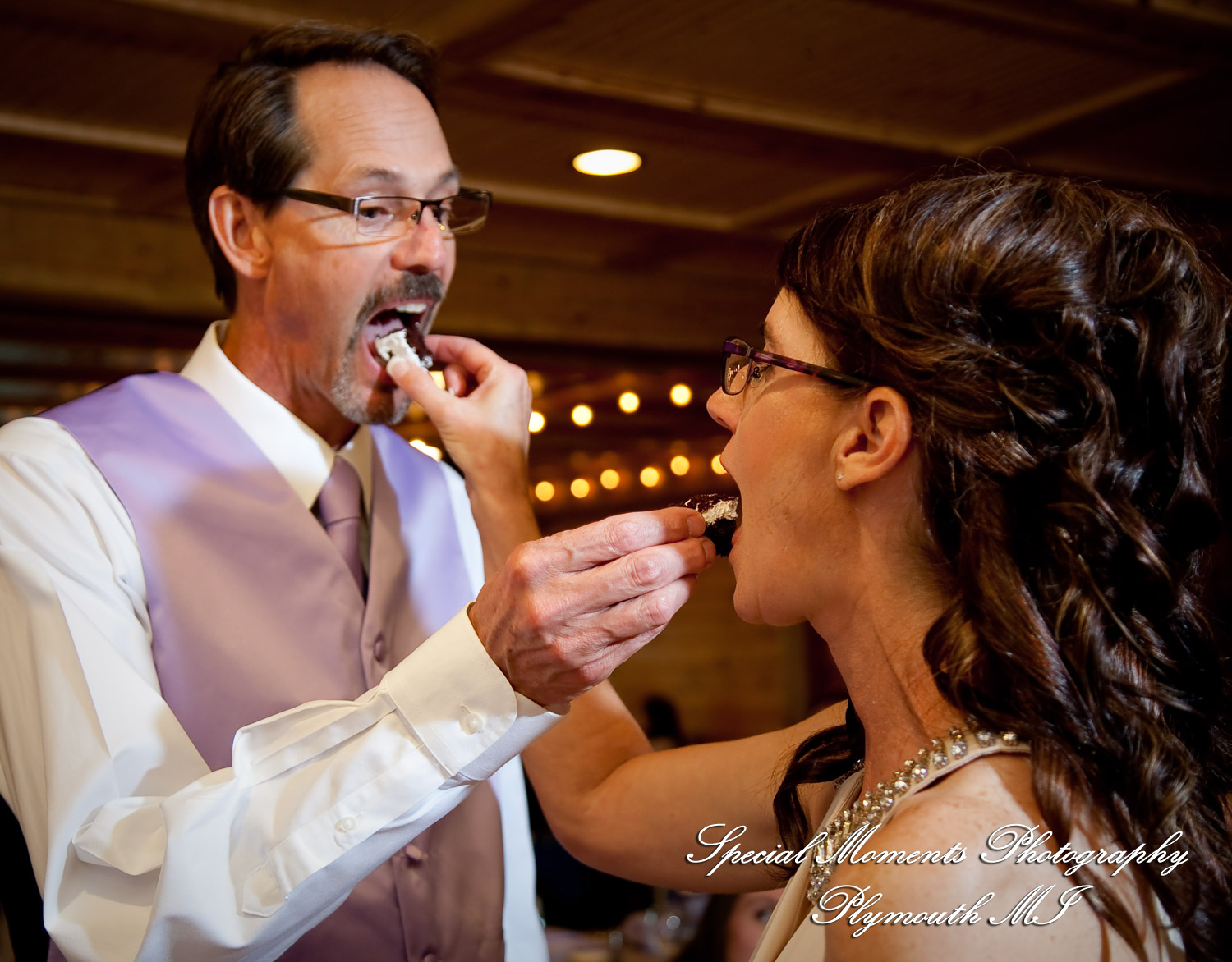 Kim & Steve at Strawberry Lake Lodge Pinckney MI wedding photography