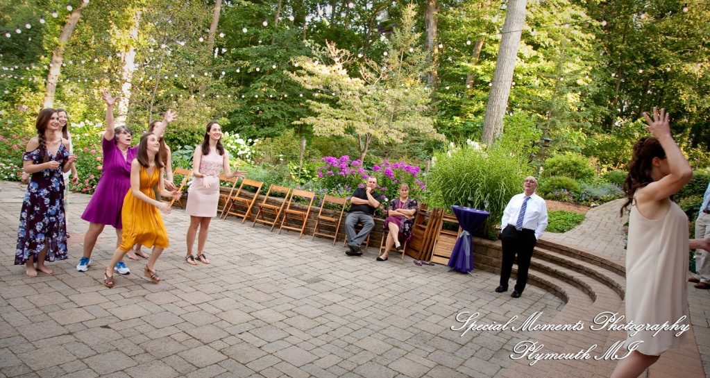 Kim & Steve at Strawberry Lake Lodge Pinckney MI wedding photography