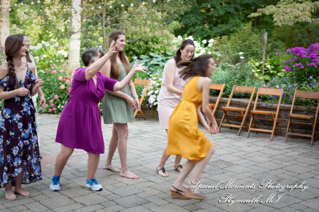 Kim & Steve at Strawberry Lake Lodge Pinckney MI wedding photography