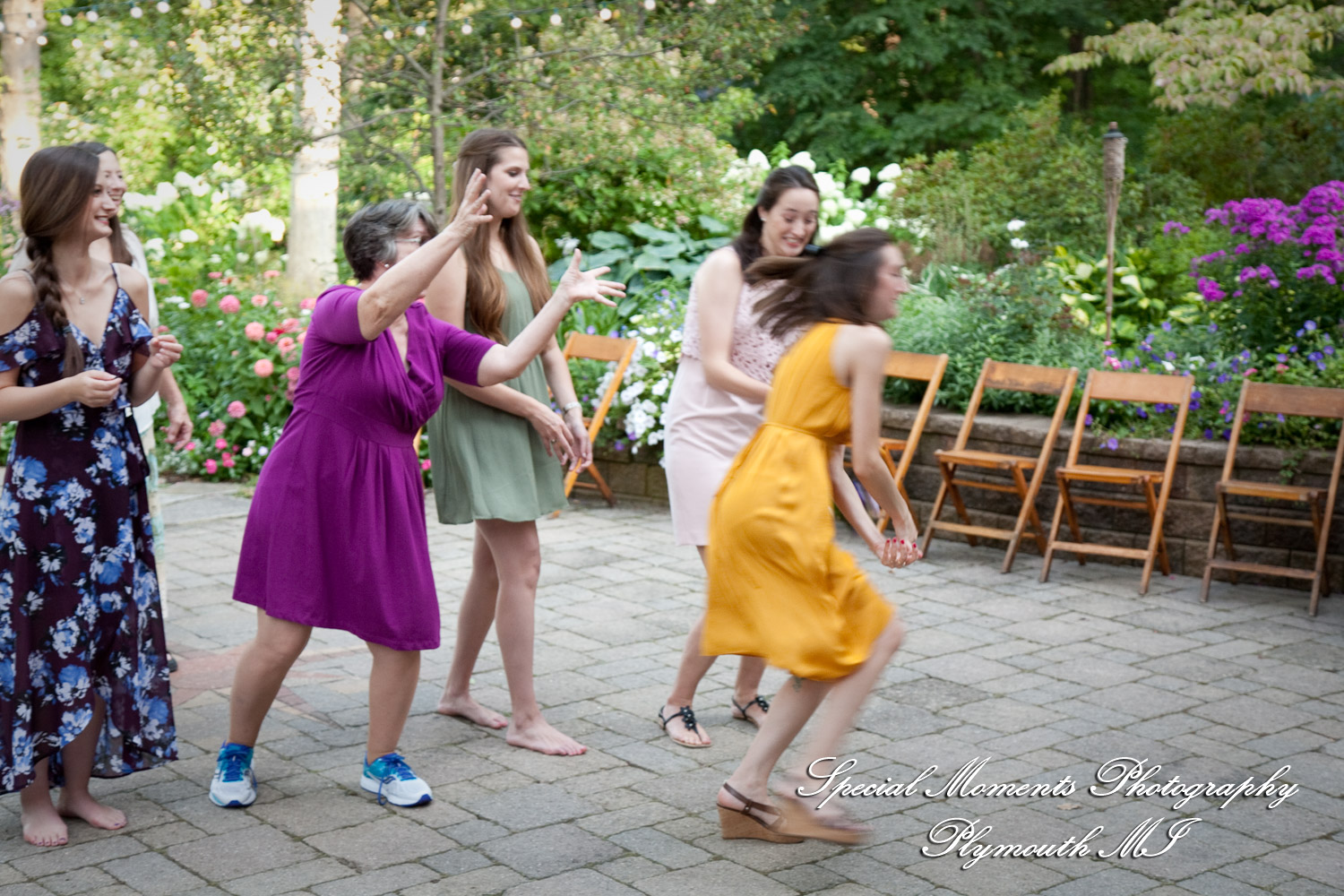 Kim & Steve at Strawberry Lake Lodge Pinckney MI wedding photography