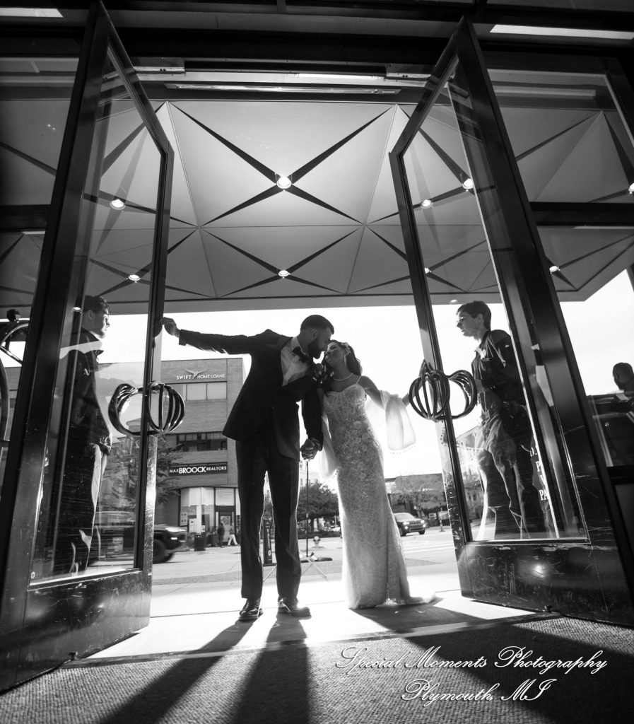 Rosanna & Layoun at Eddie Merlot Bloomfield Hills MI wedding photograph