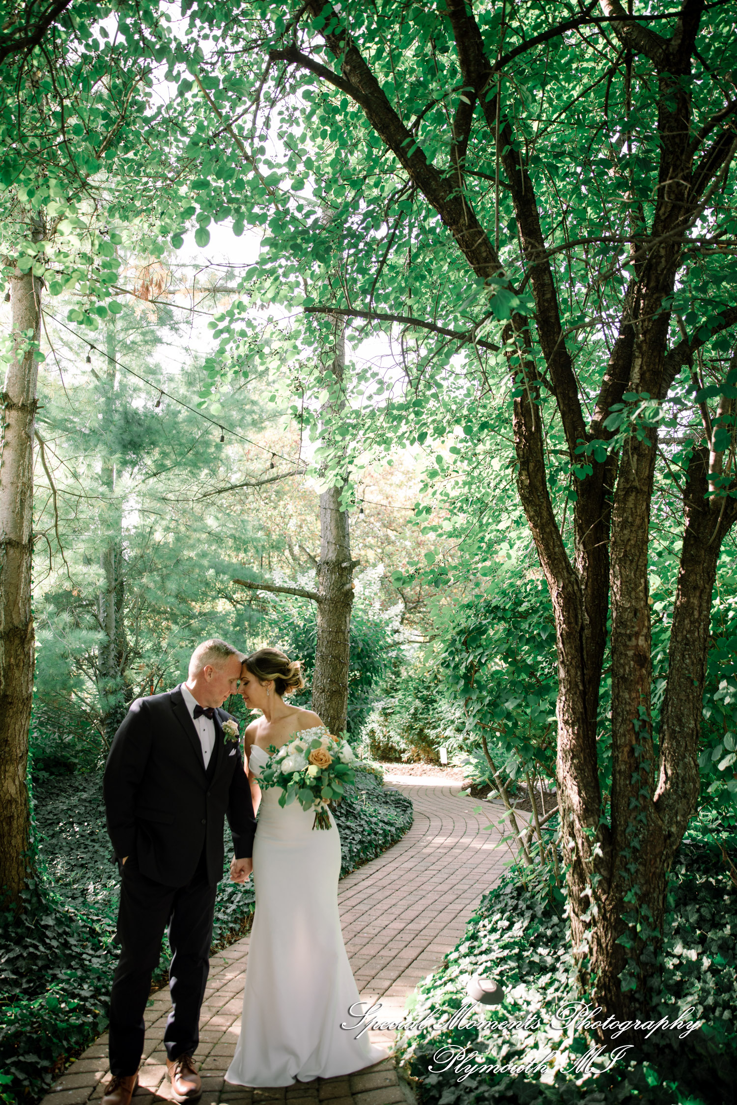 Kimberly & Dave at Cafe Cortina Farmington Hills MI wedding photography
