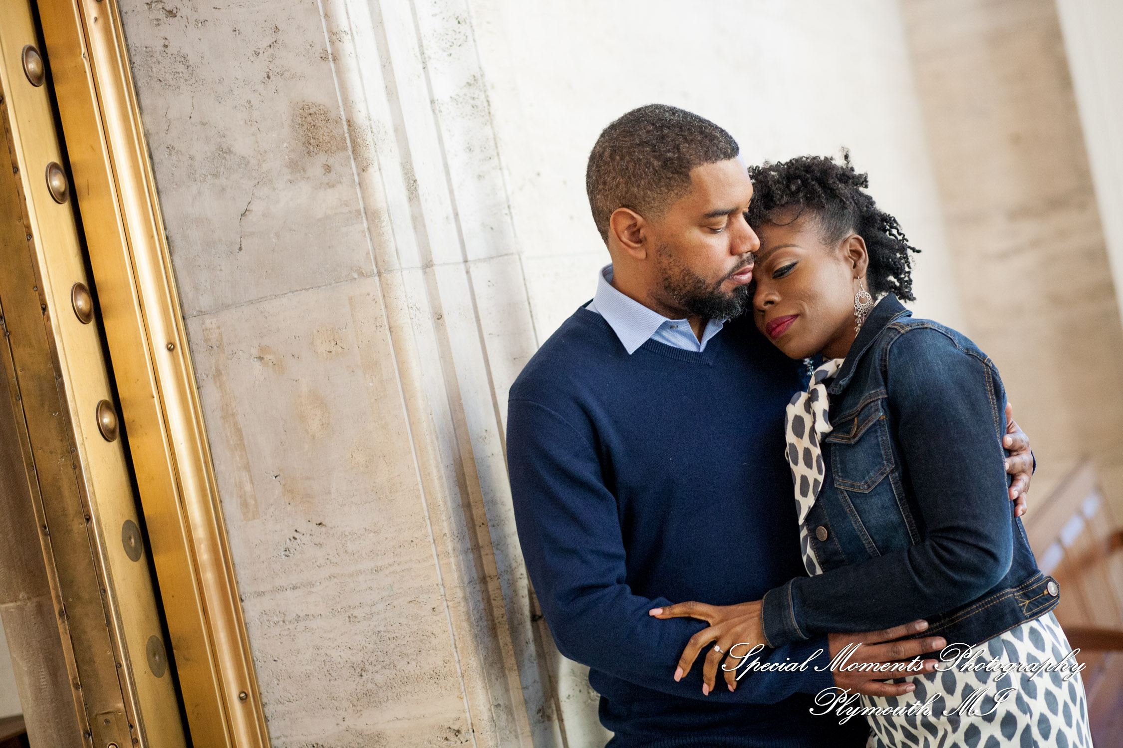 Rachel & Robert at DIA Detroit MI engagement photography