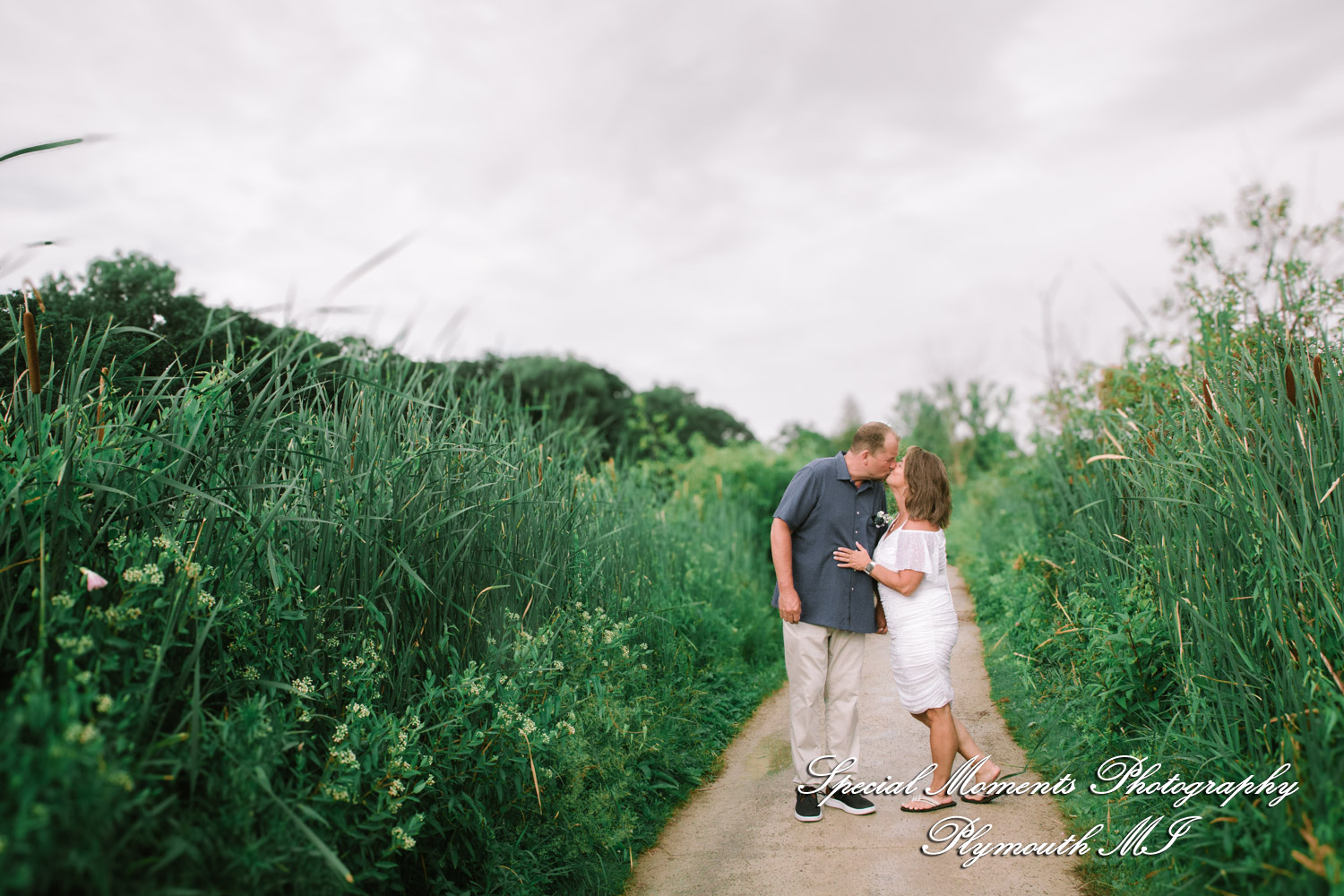 Sheryl & Jeffrey at Dodge #4 State Park Waterford MI wedding photography