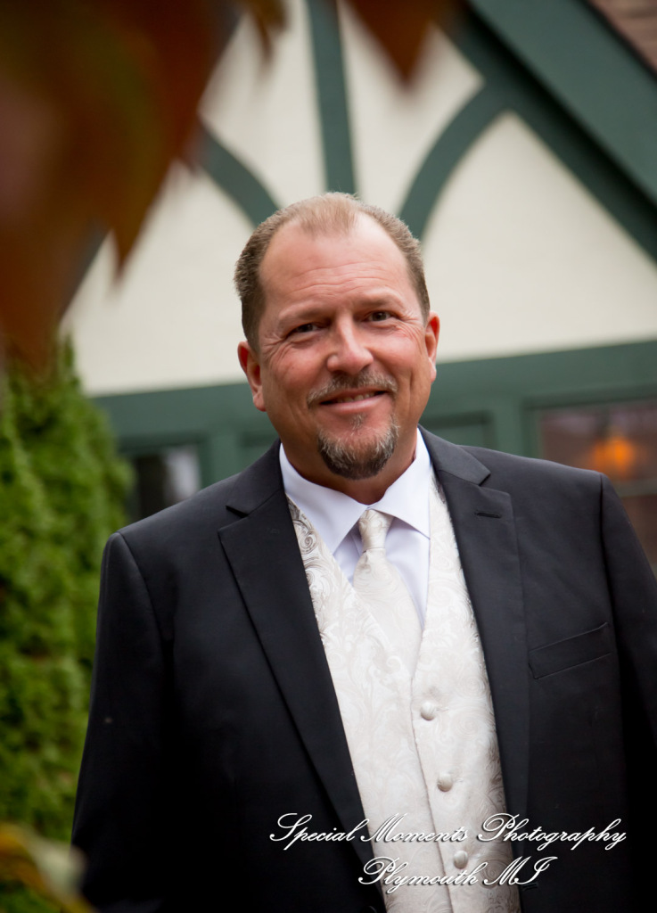 Sheryl & Jeffrey at Canterbury Castle Lake Orion MI wedding photography