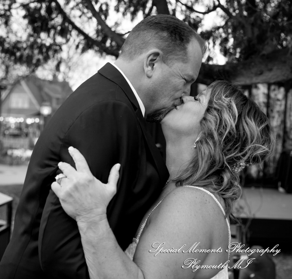 Sheryl & Jeffrey at Canterbury Castle Lake Orion MI wedding photography