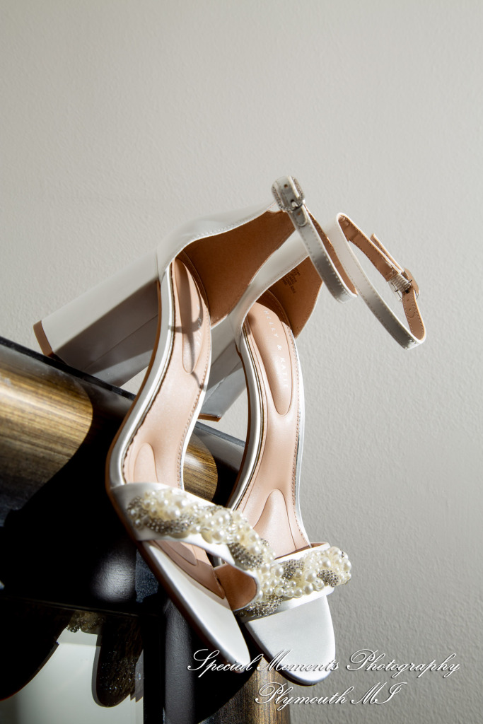 Holly & Jonathan at Stonebridge Golf Course Ann Arbor MI wedding photograph