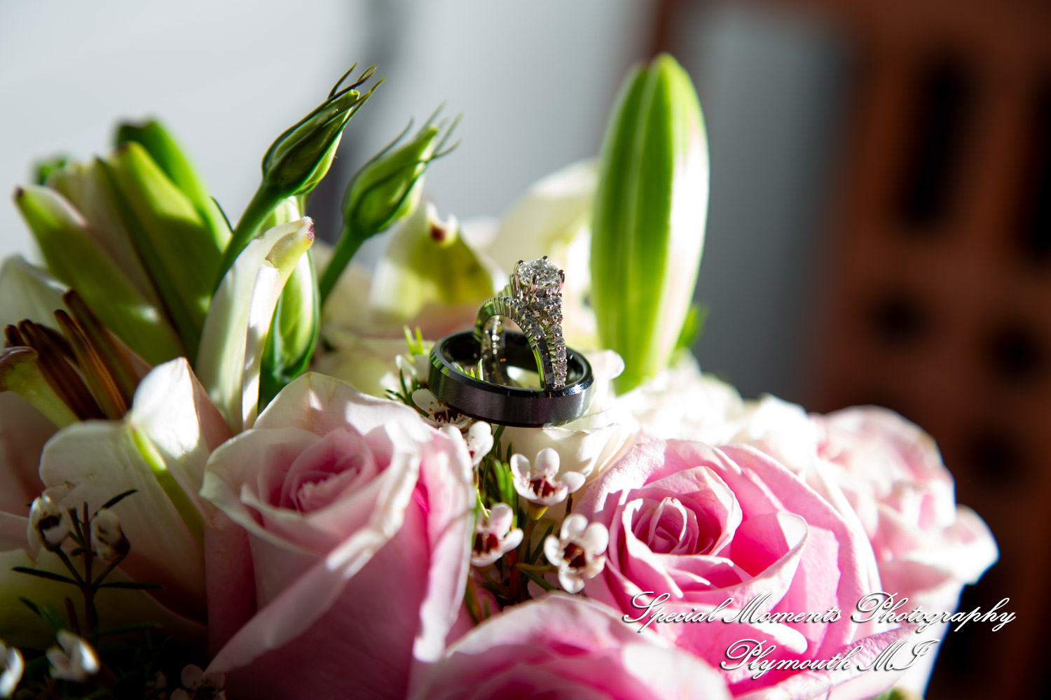 Holly & Jonathan at Stonebridge Golf Course Ann Arbor MI wedding photograph