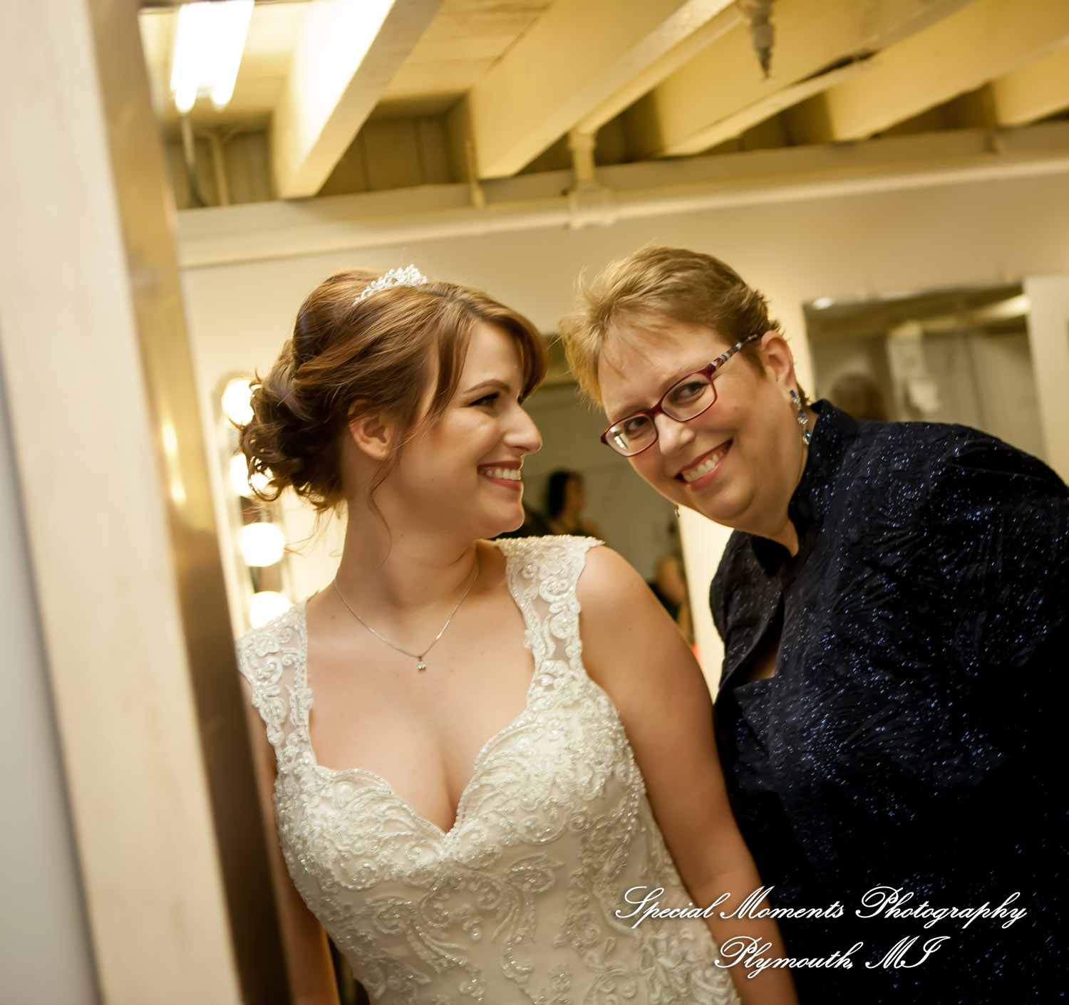 Rebecca & Trevor at Canterbury Castle Lake Orion MI wedding photograph