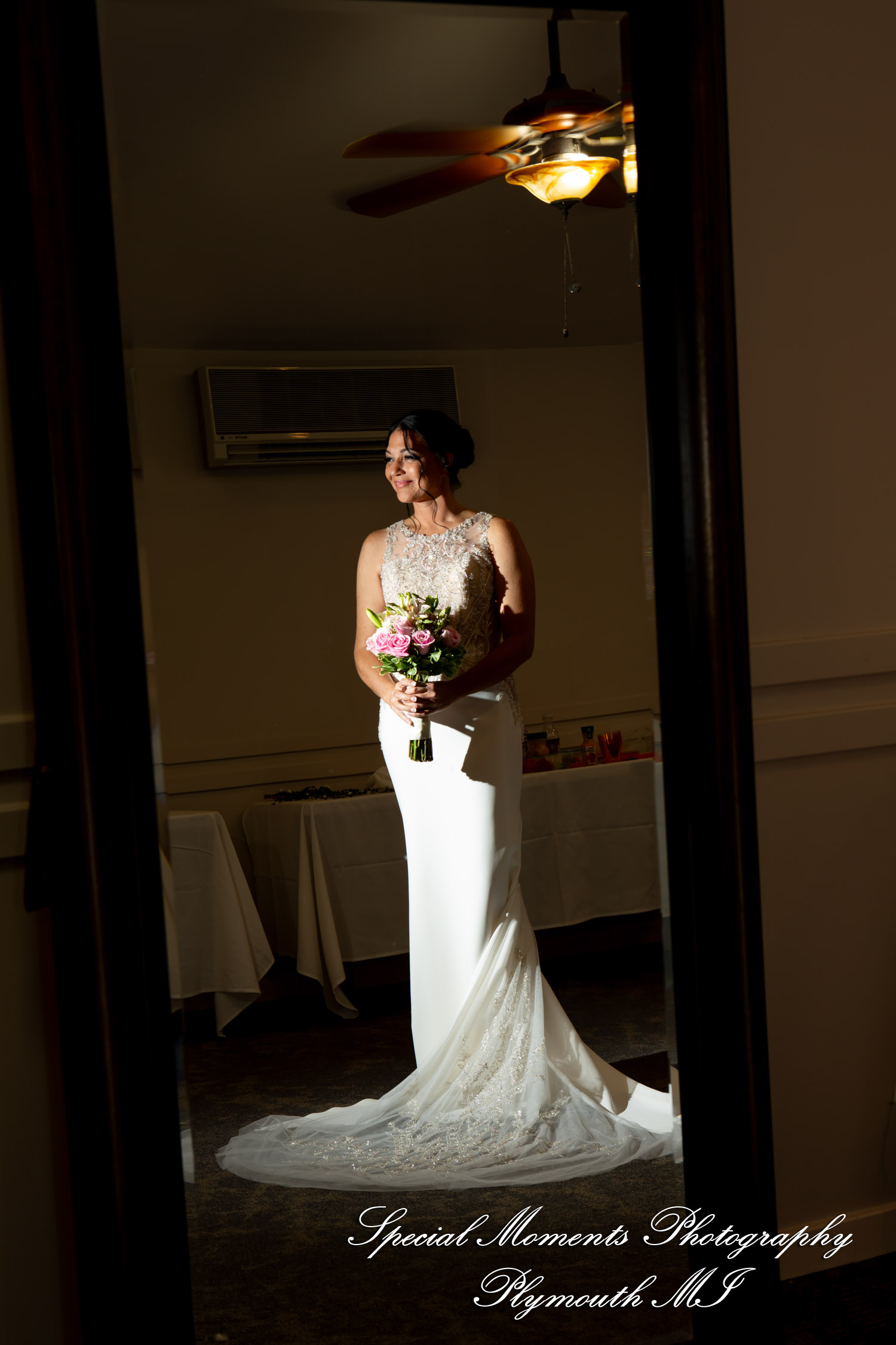 Holly & Jonathan at Stonebridge Golf Course Ann Arbor MI wedding photograph