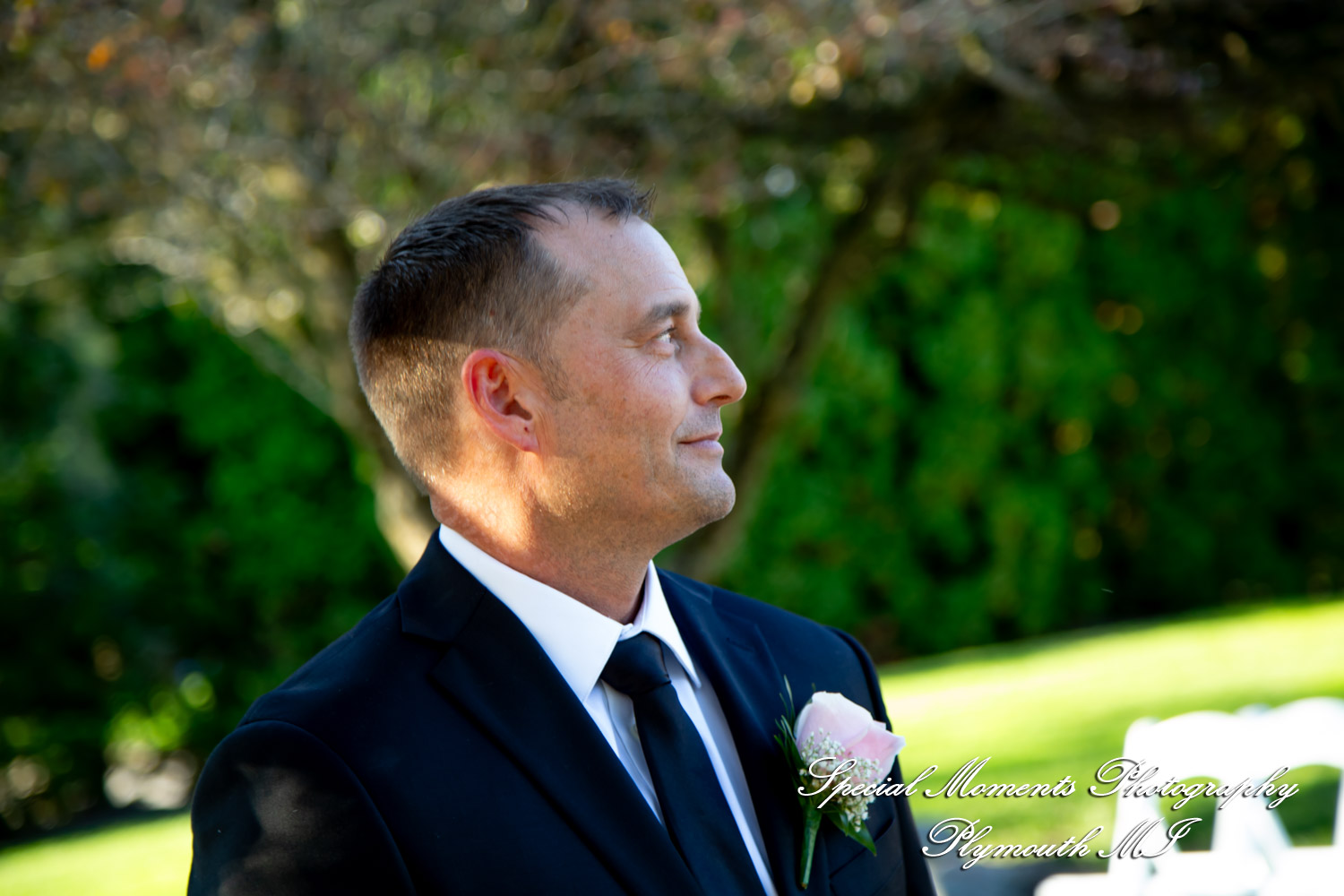 Holly & Jonathan at Stonebridge Golf Course Ann Arbor MI wedding photograph