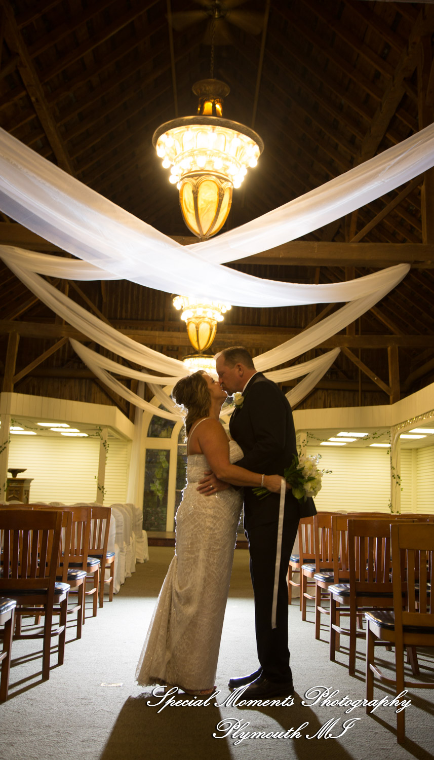 Sheryl & Jeffrey at Canterbury Castle Lake Orion MI wedding photography