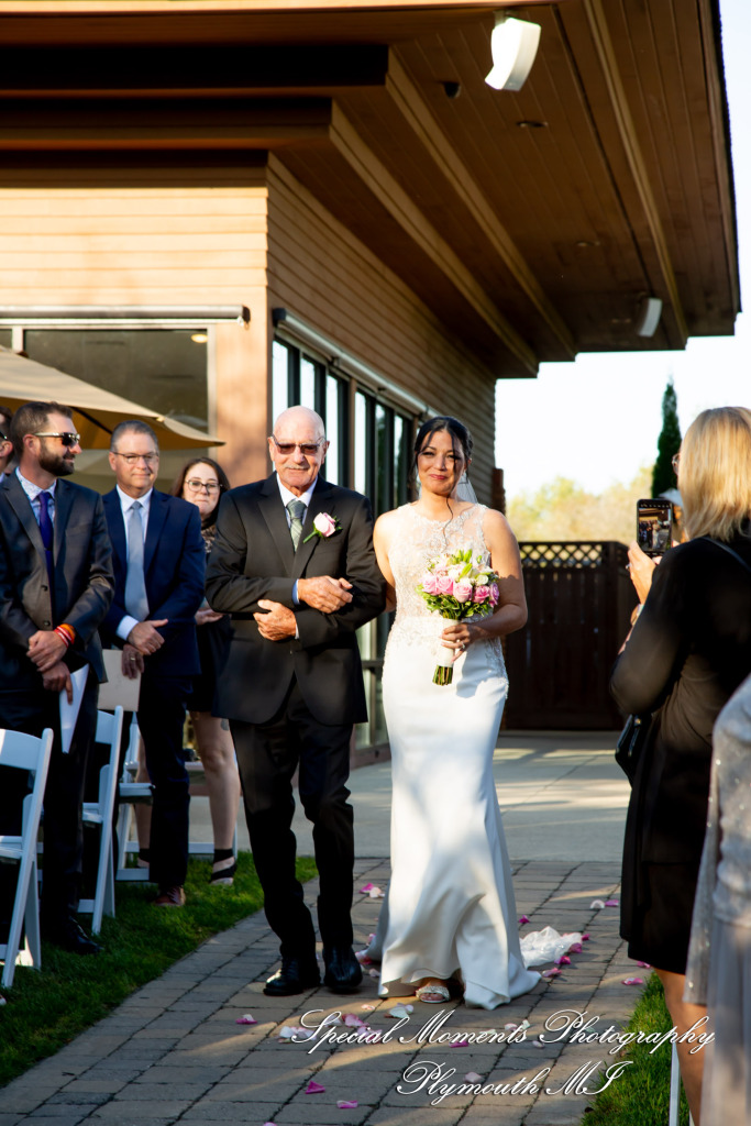 Holly & Jonathan at Stonebridge Golf Course Ann Arbor MI wedding photograph