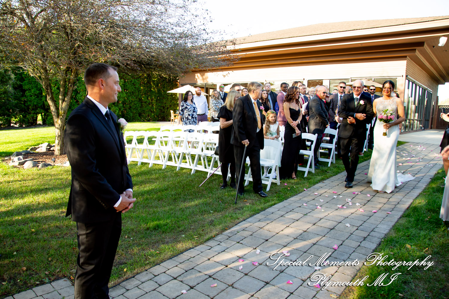 Holly & Jonathan at Stonebridge Golf Course Ann Arbor MI wedding photograph