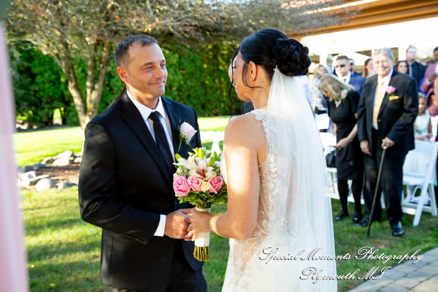 Holly & Jonathan at Stonebridge Golf Course Ann Arbor MI wedding photograph